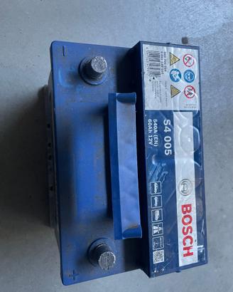 batteria auto 60AH  Bosch usata