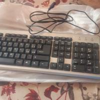 tastiera computer fisso 