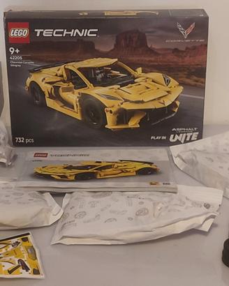LEGO 42205 Chevrolet Corvette Stingray 
