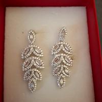 Orecchini eleganti pendenti donna