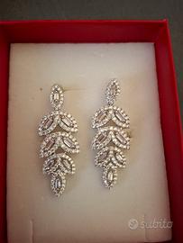 Orecchini eleganti pendenti donna