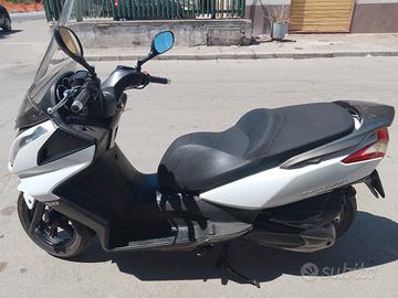 Kymco downtown 300