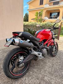 Ducati Monster 696