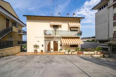 3 LOCALI A SANT'ELPIDIO A MARE