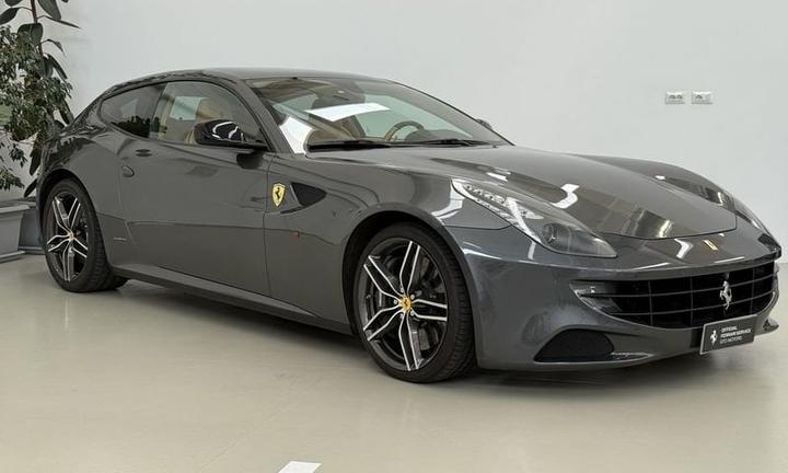 Ferrari FF DCT - Tetto panoramico e Sollevatore