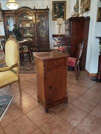 comodino antico ( offert libera) 
