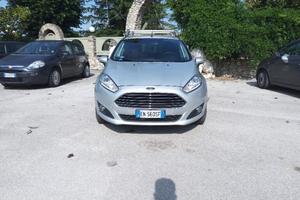 FORD Fiesta TITANIUM (A77)