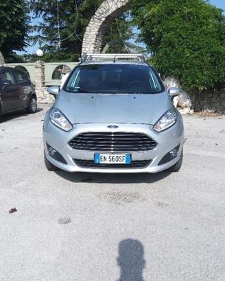 FORD Fiesta TITANIUM (A77)