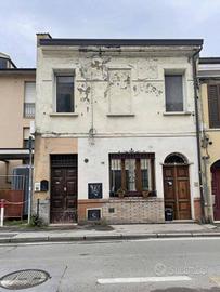 Immobile in asta di 61 m² con 2 locali a Ravenna