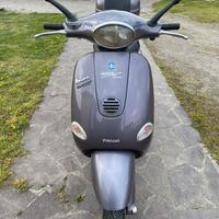 Vespa et4 150