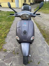 Vespa et4 150