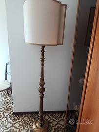 lampada in legno 