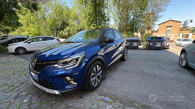 Renault Captur E-Tech Plug-In Hybrid Intens