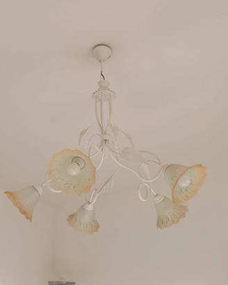 Lampadario bianco stile classico da salotto