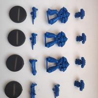 Starquest MB Space Marine Blu con zaini e armi