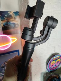 stabilizzatore per smartphone a tre assi
