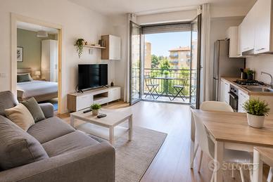 BILOCALE- ACILIA- CON BALCONE