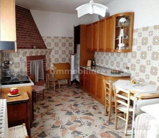 Ginosa in zona centro casa indipendente