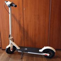 Monopattino elettrico Maserati MC-ES10