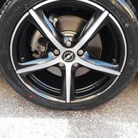 Cerchi 17" Opel Astra K con sensori TPMS.