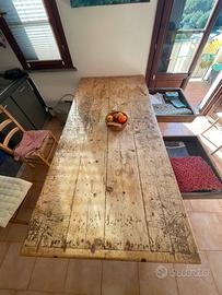 Tavolo da pranzo in legno