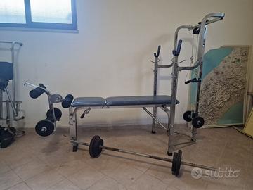 Panca pieghevole con pesi