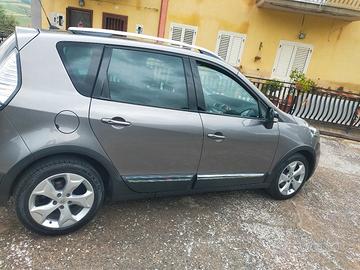 Renault Scenic x cross wuaite 