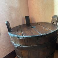 Contenitore legno ferro antico