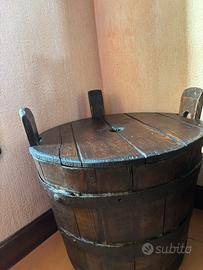 Contenitore legno ferro antico