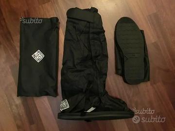 Copriscarpe antipioggia