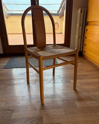 Tavolo con sedie in frassino