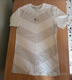 Maglietta Nike Bianca con Righe Grige