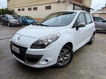 RENAULT Scenic X-Mod 1.5 dCi 110CV Attractive