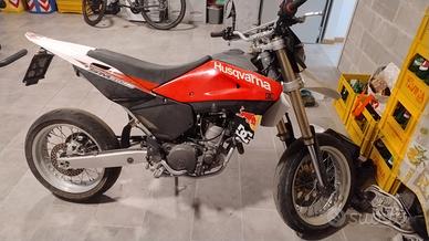 Moto husquarna 610
