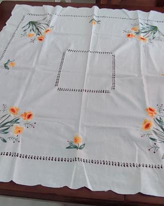 tovaglietta con ricamo a macchina 