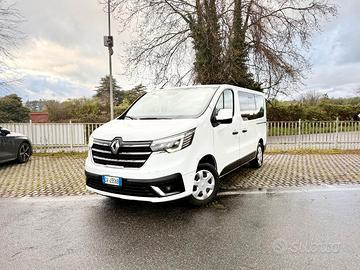 renault trafic 9 posti 2024