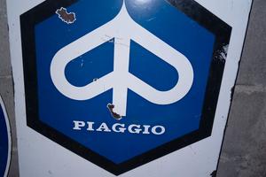 insegna tabella piaggio servizio 