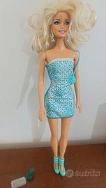 Barbie mattel vestita
