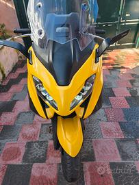 Yamaha t max 560