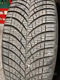 Goodyear 4 Seasons 215/60 R17
