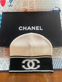 Chanel cappello e sciarpa. Nuovo con scatola