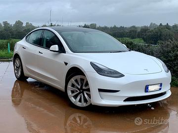 Tesla in garanzia