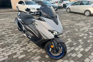 Yamaha t-max 560