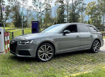 Audi a4 2.0 tfsi g tron S-line