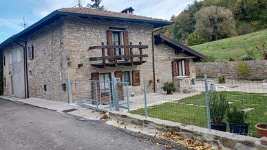 Villetta completamente ristrutturata  zona Brandol