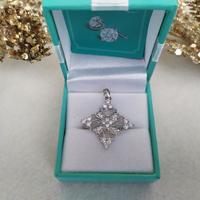 Diamonique pendente a stella in argento