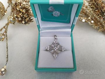 Diamonique pendente a stella in argento
