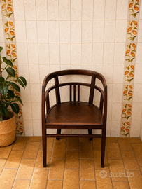 Poltroncina vintage in legno curvato stile rétro