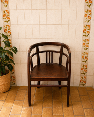 Poltroncina vintage in legno curvato stile rétro
