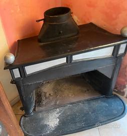 Stufa a legna in ghisa